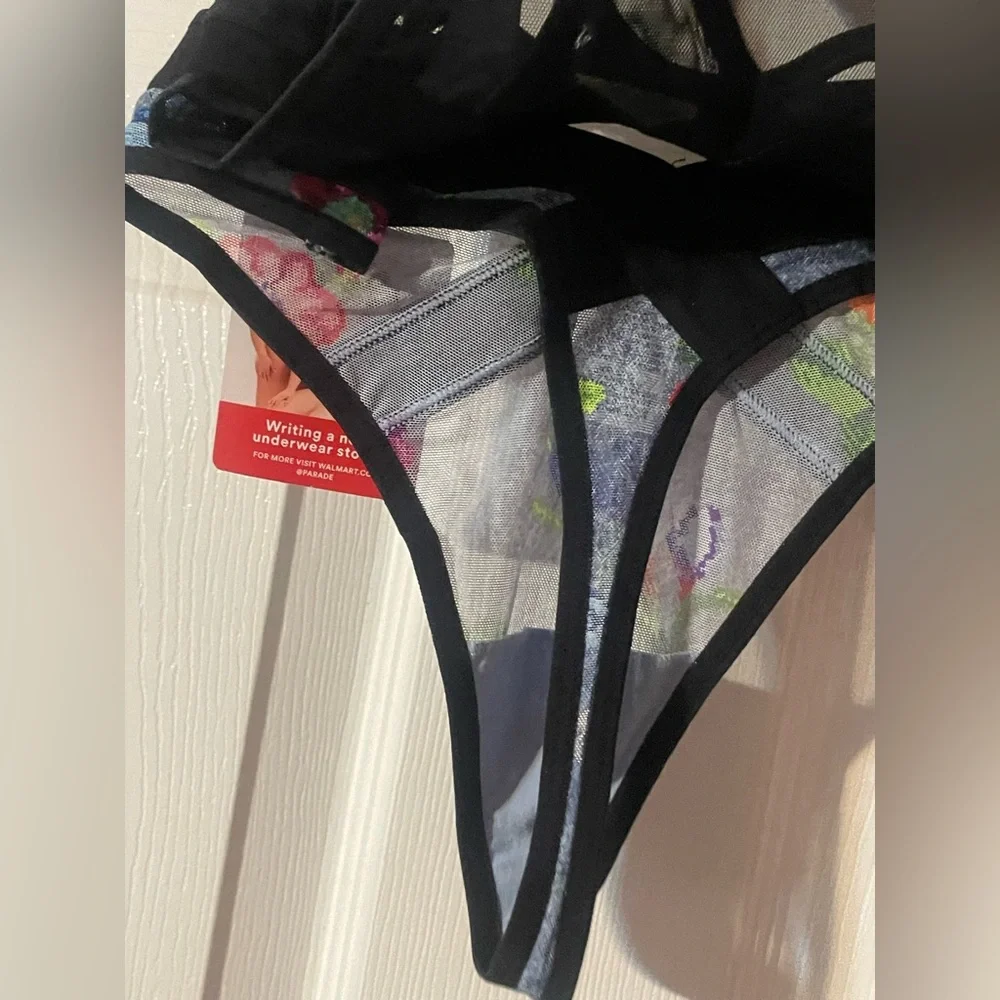 Bundle! Parade bra, and‎ 2 sets of 2 pack thongs! NWT!